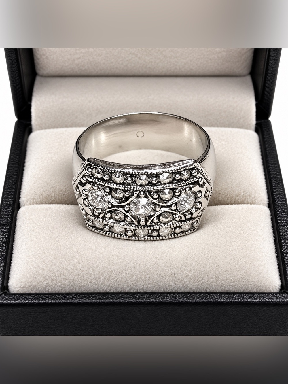 Silver tone - Filigree Crystal Statement Ring size 7